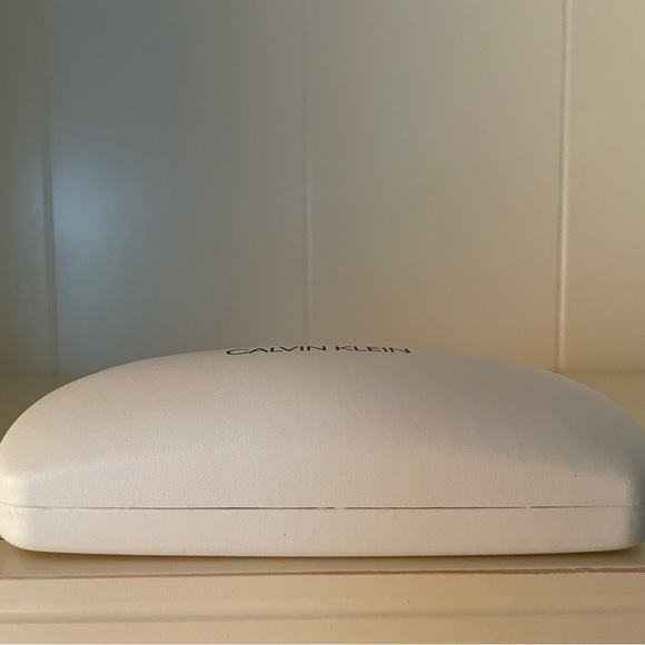 Calvin Klein Hinged Hard Leather Eyeglass Case - Picture 4 of 6